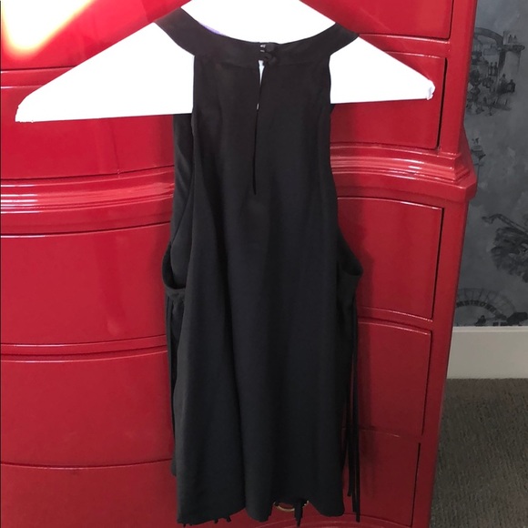 Sleeveless black tank with fringe - Picture 3 of 5
